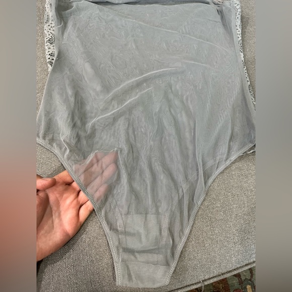 NWT Victoria Secret body lace body suit L - Picture 7 of 8